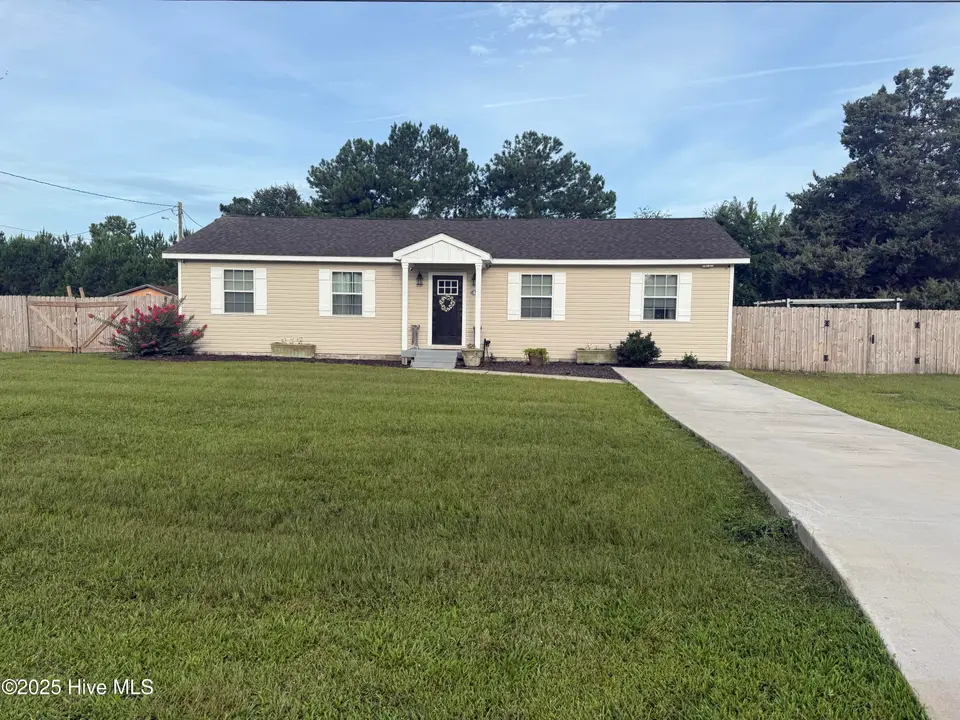 48 Riegel Drive, Hubert, NC 28539 – photo 1 of 28: Front of the house