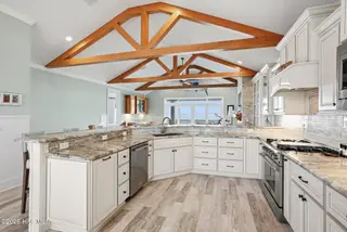 246 E First Street, Ocean Isle Beach, NC 28469 – photo 7: 246E1stSt_OceanIsleBeach_CarlaR_MLS_11