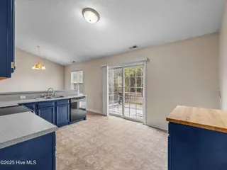186 Liberty Park Road, Jacksonville, NC 28540 – photo 20: 025a3493
