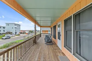 210 W Beach Drive, Oak Island, NC 28465 – photo 11: 17-web-or-mls-DSC01689