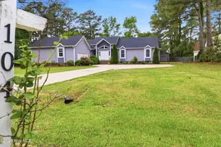 104 Inlet Drive, Elizabeth City, NC 27909 – photo 3: 2_104_inlet_dr_e_city_037