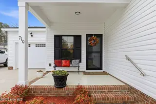 710 Haskett Court, Kinston, NC 28501 – photo 9: 710 Haskett Ct-6