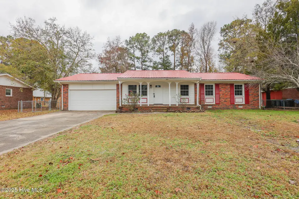 414 Brynn Marr Road, Jacksonville, NC 28546 – photo 1 of 34: Deana- 414 Brynn Marr-43