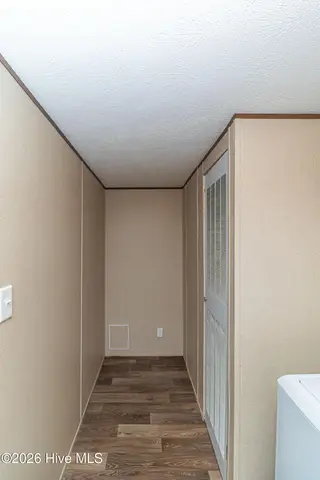 102 Bonnie Farms Road, Dudley, NC 28333 — 3-bedroom manufactured home in Bonnie Farms, Dudley, NC, photo 10 of 20: IMG_3611
