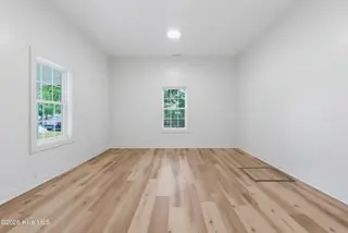 316 E Walter Street, Whiteville, NC 28472 – photo 12: Living Room
