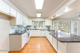 16 Bogie Drive, Whispering Pines, NC 28327 – photo 15: Kitchen