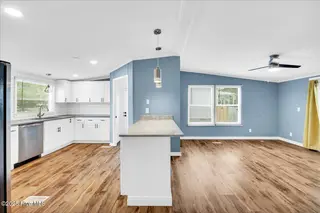 6617 Sago Palm Drive, Wilmington, NC 28412 — 3-bedroom manufactured home in Sago Bay, Wilmington, NC, photo 5 of 21: 22-IMG_3928