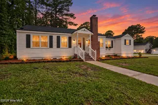 1009 Walnut Street W, Wilson, NC 27893 – photo 1: Twilight