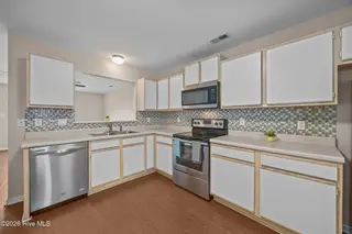 1403 Timberlake Trail, Jacksonville, NC 28546 – photo 12: 12-web-or-mls-1403 Timberlake Trail 24