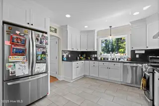 418 Forest Hills Drive, Wilmington, NC 28403 – photo 19: kitchen