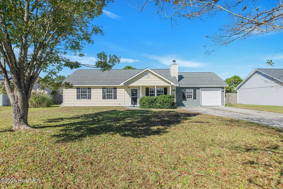 409 Foxtrace Lane, Hubert, NC 28539 – photo 1 of 28: Front of House