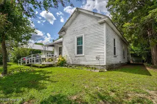 302 W 1st Street, Tarboro, NC 27886 – photo 4: 004-302West1stStreet-Tarboro-NC-27886-SM