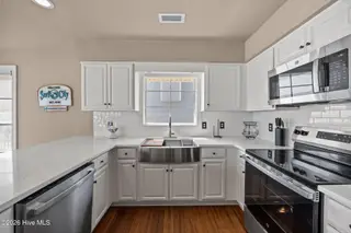 1420 S Shore Drive, Surf City, NC 28445 – photo 19: 11-web-or-mls-1420 S Shore Dr. 21