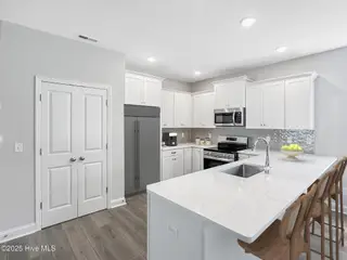 27 N Bandwheel Way, Hampstead, NC 28443 – photo 17: Kitchen
