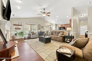 405 Mary Lee Court, Winterville, NC 28590 — 3-bedroom home in Paramore Farms, Winterville, NC, photo 5 of 51: 26-web-or-mls-IMG_0020