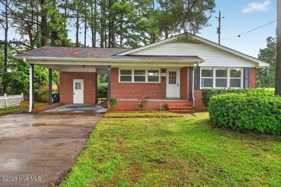 2400 N Hills Drive, New Bern, NC 28562 – photo 1 of 21: IMG_4687