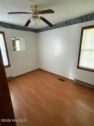 704 W 3rd Street, Washington, NC 27889 – photo 7: Bedroom 1
