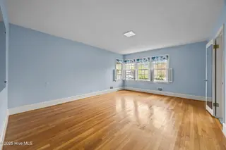 400 Country Club Drive, Jacksonville, NC 28546 – photo 17: 21-web-or-mls-400 Country Club Dr. 33