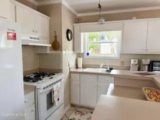 2807 Arendell Street, Morehead City, NC 28557 – photo 11: Kitchen