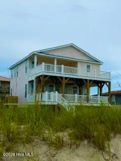 5527 E Beach Drive, Oak Island