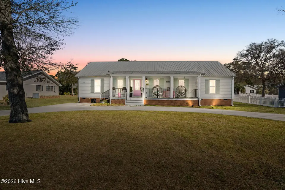 219 Shoreline Drive E, Sunset Beach, NC 28468 – photo 1 of 46: 3-web-or-mls-cammediallc.com (12 of 56)