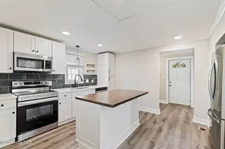 813 Walnut Street, Wilmington, NC 28401 – photo 15: 18-web-or-mls-GI - 813 Walnut St - Listi