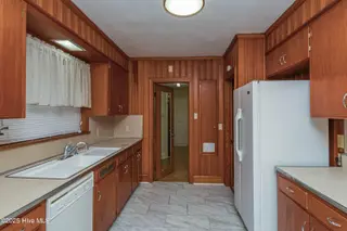 100 S Pineview Avenue, Goldsboro, NC 27530 – photo 14: Kitchen