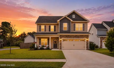 589 Aurora Pl, Hampstead