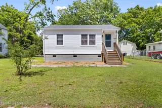 406 Walnut Street, Elizabeth City, NC 27909 – photo 1: 1-web-or-mls-walnu
