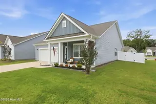 2017 Bogue Lane, New Bern, NC 28562 – photo 4: 5-web-or-mls-0C0A9449