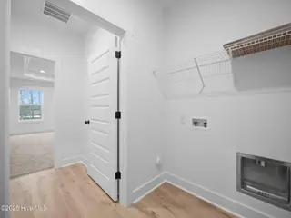 293 E Ivybridge Drive, Hubert, NC 28539 – photo 21: Mud Room | Laundry