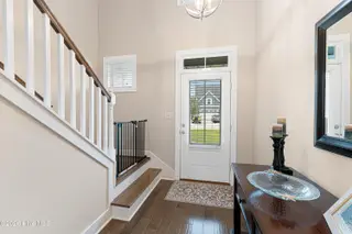 428 Lanyard Drive, Newport, NC 28570 – photo 3: Foyer
