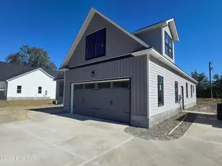 107 Weathersbee Drive, Hampstead, NC 28443 — 4-bedroom home, Hampstead, NC, photo 5 of 37