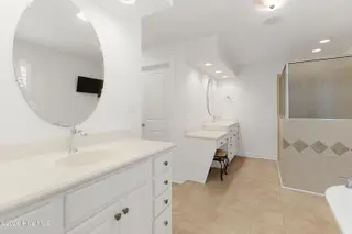 117 Hodges Street, Morehead City, NC 28557 – photo 18: Primary ensuite