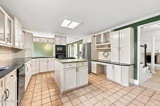 515 Crestline Boulevard, Greenville, NC 27834 – photo 9: Kitchen