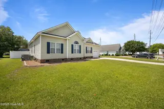 272 Primrose Lane, Winterville, NC 28590 – photo 9: 6-web-or-mls-BLS_0004