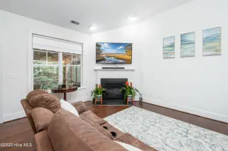 8112 Saltcedar Drive, Wilmington, NC 28411 – photo 10: Living Room