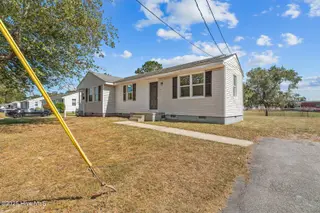328-330 Starling Street, Jacksonville, NC 28540 — 4-bedroom home, Jacksonville, NC, photo 1 of 56