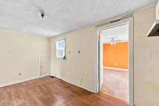 1106 Avery Street, Morehead City, NC 28557 – photo 13: 14-web-or-mls-1106 Avery St 039