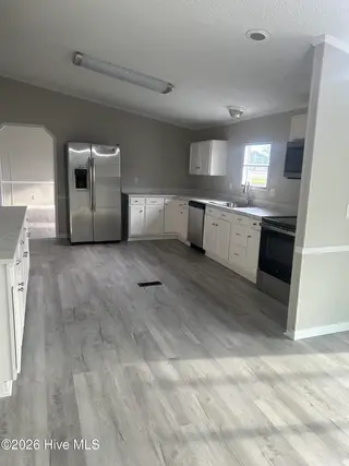 1490 Cobblestone Drive, Kinston, NC 28504 – photo 4: Kitchen