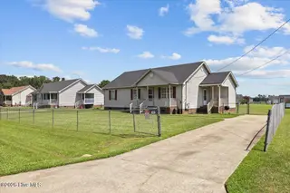 7032 Kingswood Circle, Stantonsburg, NC 27883 – photo 5: 04-7032 Kingswood Cir-4