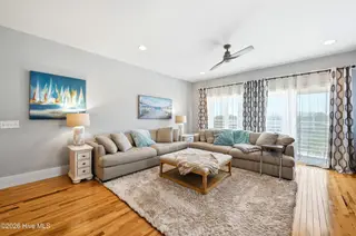 302 Alabama Avenue Unit 2, Carolina Beach, NC 28428 – photo 7: 7_302_alabama_ave_unit_2_007