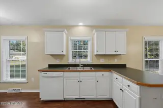 225 Gurley Dairy Road, Pikeville, NC 27863 — 2-bedroom manufactured home in Western Wayne Estates, Pikeville, NC, photo 13 of 30: 17-225 Gurley Dairy Rd-17