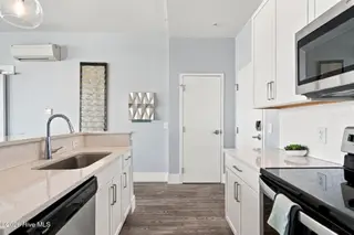 102 Cape Fear Boulevard Unit 301, Carolina Beach, NC 28428 — 1-bedroom condo in Towne Place Condominium, Carolina Beach, NC, photo 24 of 47: 44-web-or-mls-DSC08176