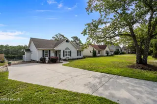58 Crystal Road, Southport, NC 28461 — 3-bedroom home in Sterling Oaks, Southport, NC, photo 5 of 56: 3-web-or-mls-DSC09801