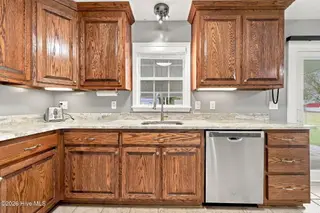 107 Fodder Drive, Hubert, NC 28539 — 3-bedroom home in Ole Mill Village, Hubert, NC, photo 19 of 59: 19_Kitchen_Sink