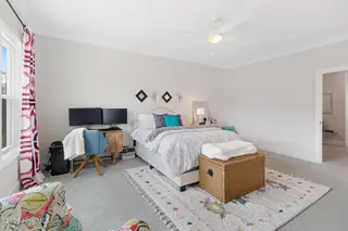 139 Freedom Park Road, Beaufort, NC 28516 – photo 20: Spacious primary suite overlooking pond