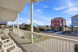 2004 W Beach Drive, Oak Island, NC 28465 – photo 6: 2004_W_Beach_Dr_Oak_Island_NC (27)