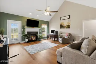 105 Pointe Drive, La Grange, NC 28551 – photo 3: 27-105 Pointe Dr-27