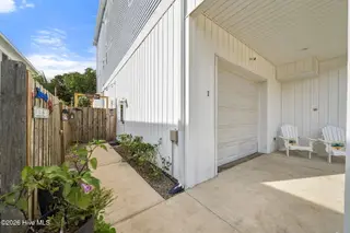 313 Birmingham Avenue Unit 1, Carolina Beach, NC 28428 — 3-bedroom townhome, Carolina Beach, NC, photo 4 of 66: 6-web-or-mls-GRAE_313 Birmingham Ave 1-6